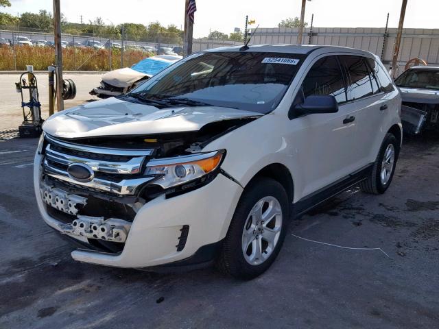 2FMDK3G94DBC22641 - 2013 FORD EDGE SE WHITE photo 2