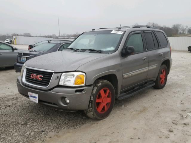 1GKDT13S252353903 - 2005 GMC ENVOY SILVER photo 2