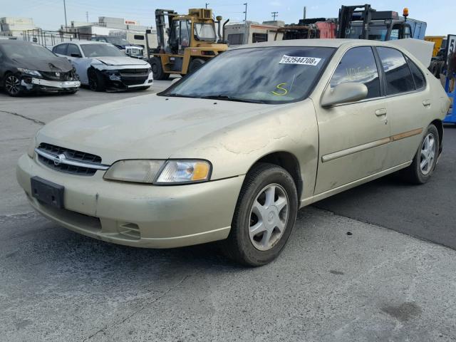 1N4DL01DXWC231074 - 1998 NISSAN ALTIMA XE GOLD photo 2