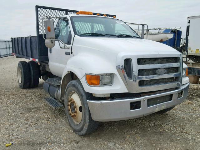 3FRWF65FX4V671247 - 2004 FORD F650 SUPER WHITE photo 1