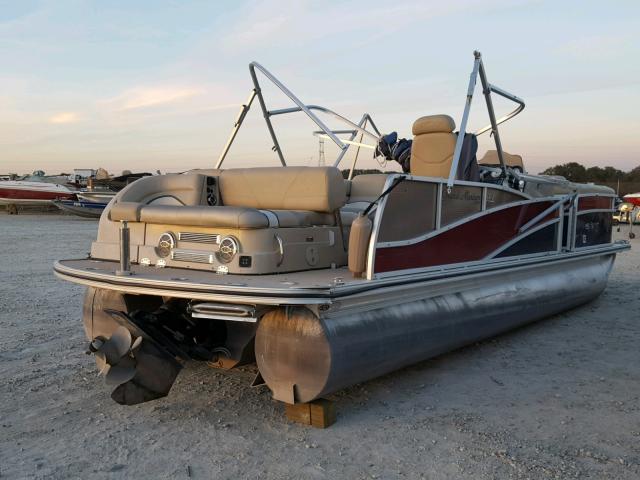 HAMP9749J011 - 2011 HARF BOAT RED photo 4