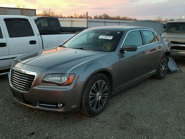 2C3CCAGG7CH167232 - 2012 CHRYSLER 300 V6 SILVER photo 2