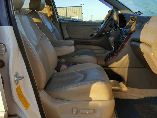 JT6GF10U4Y0054104 - 2000 LEXUS RX 300 WHITE photo 5