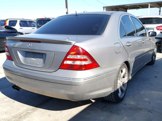 WDBRF52H77F843754 - 2007 MERCEDES-BENZ C 230 GRAY photo 4