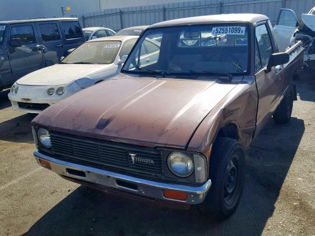 JT4RN34S3B0001829 - 1981 TOYOTA PICKUP 1/2 BROWN photo 2