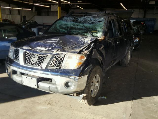 1N6AD07W88C410751 - 2008 NISSAN FRONTIER C BLUE photo 2