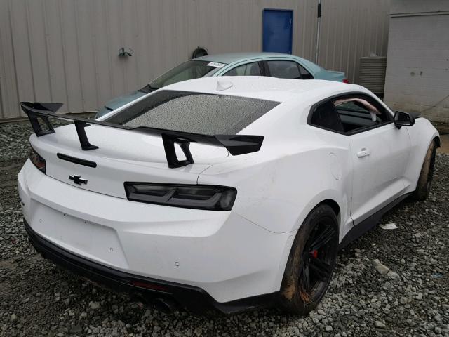 1G1FJ1R61J0140010 - 2018 CHEVROLET CAMARO ZL1 WHITE photo 4