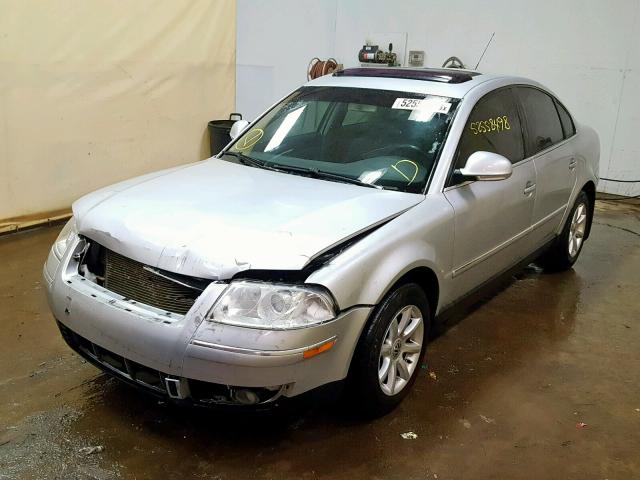 WVWPE63B94P323072 - 2004 VOLKSWAGEN PASSAT GLS SILVER photo 2