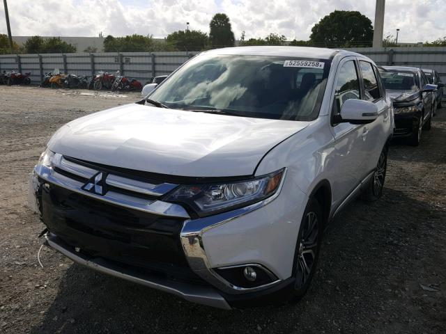 JA4AD3A38JZ032799 - 2018 MITSUBISHI OUTLANDER WHITE photo 2