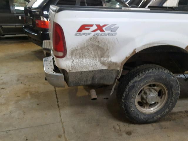 1FTSW31S13EB72473 - 2003 FORD F350 SRW S WHITE photo 9