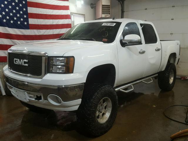 2GTEK13M771544286 - 2007 GMC NEW SIERRA WHITE photo 2