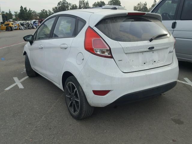 3FADP4EJ7FM203615 - 2015 FORD FIESTA SE WHITE photo 3