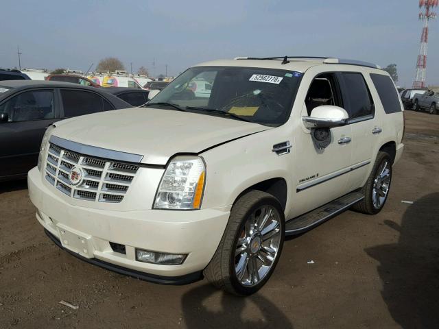 1GYFK63808R113568 - 2008 CADILLAC ESCALADE L WHITE photo 2