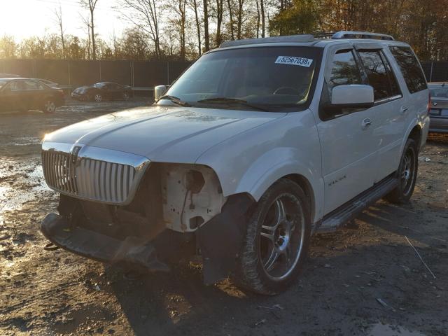 5LMFU27536LJ27160 - 2006 LINCOLN NAVIGATOR CREAM photo 2