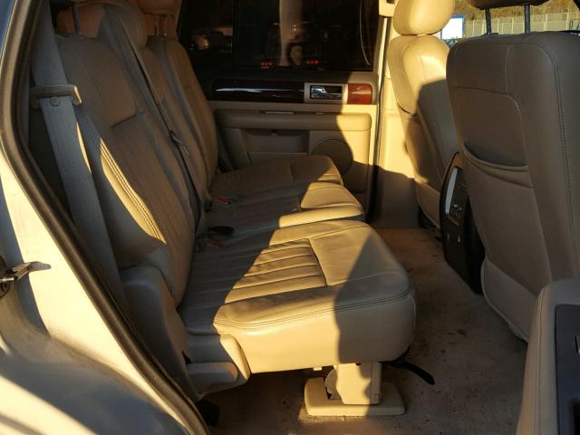 5LMFU27536LJ27160 - 2006 LINCOLN NAVIGATOR CREAM photo 6