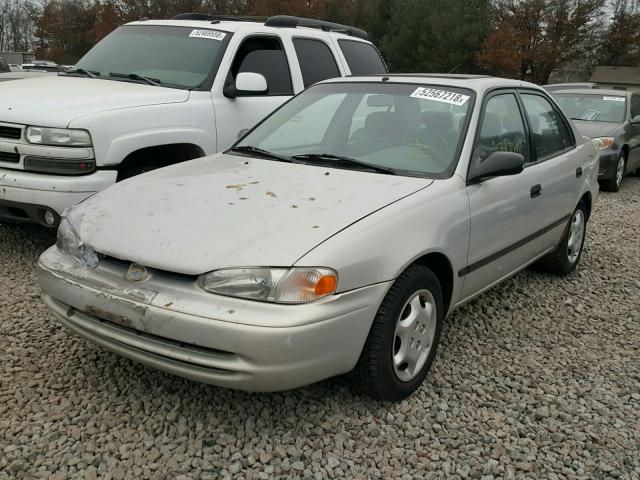 1Y1SK5288YZ413645 - 2000 CHEVROLET GEO PRIZM SILVER photo 2