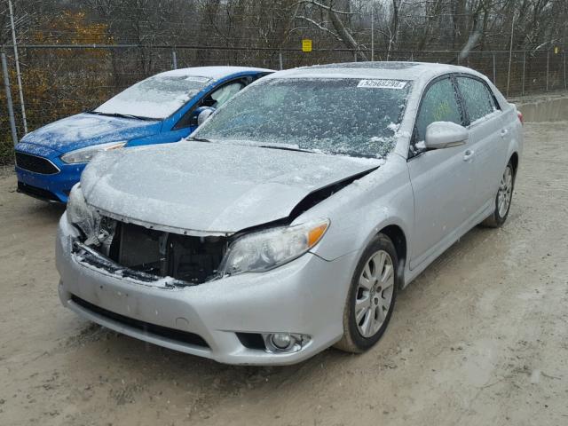 4T1BK3DB0BU387270 - 2011 TOYOTA AVALON BAS Argent photo 2