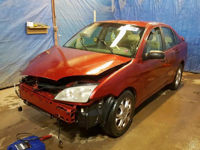 1FAFP34N15W192651 - 2005 FORD FOCUS ZX4 RED photo 2