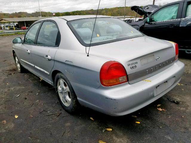 KMHWF25S1YA303854 - 2000 HYUNDAI SONATA GL SILVER photo 3