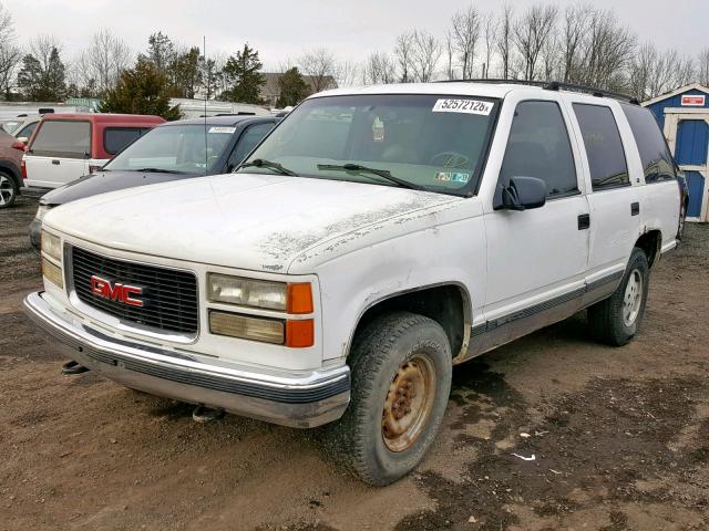 1GKEK13R2WJ700593 - 1998 GMC YUKON WHITE photo 2