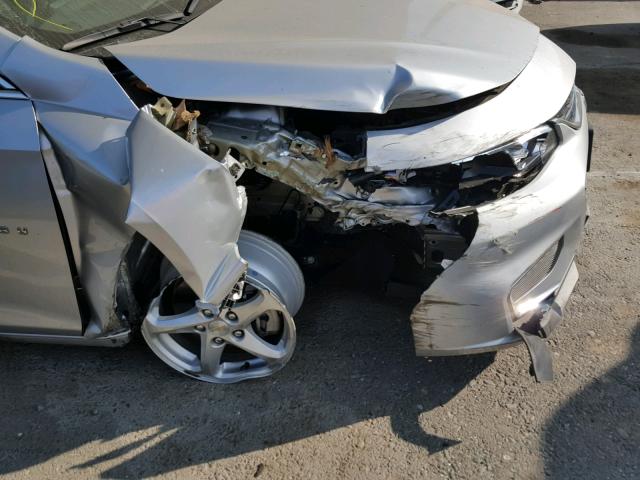 1G1ZB5ST1HF240472 - 2017 CHEVROLET MALIBU LS 银色 照片 9