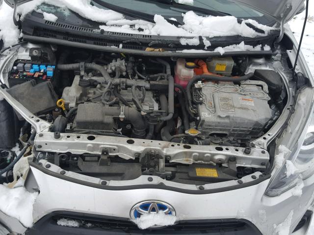 JTDKDTB30F1578320 - 2015 TOYOTA PRIUS C SILVER photo 7