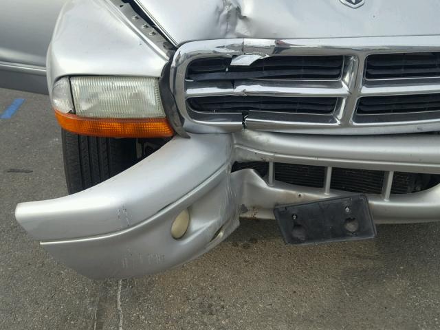 1B4HR48N42F178376 - 2002 DODGE DURANGO SL SILVER photo 9