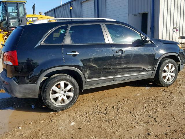 5XYKT4A10BG085692 - 2011 KIA SORENTO BA BLACK photo 9