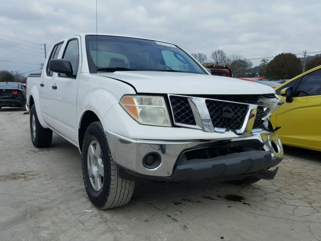 1N6AD07U38C451237 - 2008 NISSAN FRONTIER C WHITE photo 1