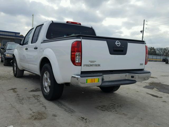 1N6AD07U38C451237 - 2008 NISSAN FRONTIER C WHITE photo 3