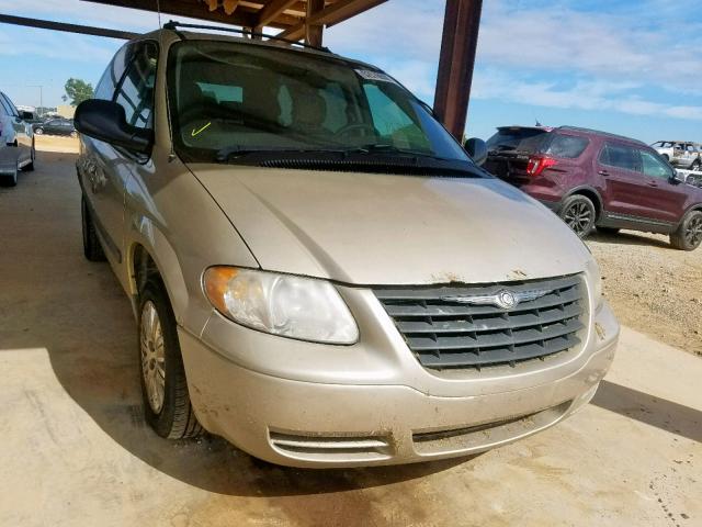 1C4GP45R05B420152 - 2005 CHRYSLER TOWN & COU GOLD photo 1