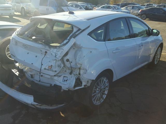 1FADP3R45EL114401 - 2014 FORD FOCUS BEV WHITE photo 4