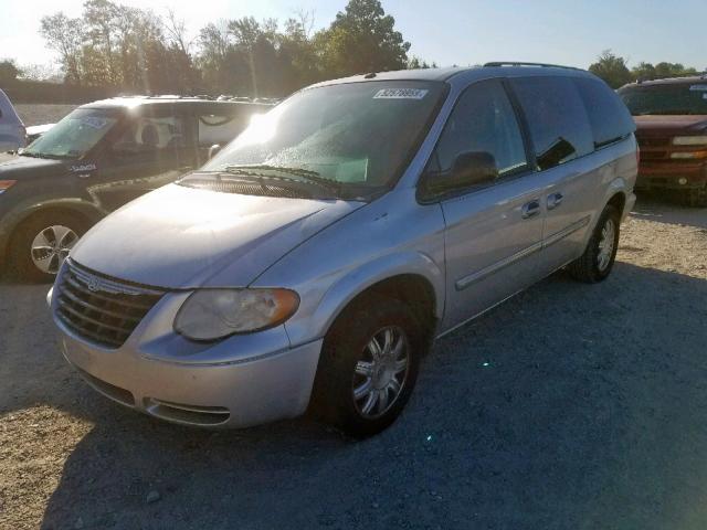 2A4GP54L66R877130 - 2006 CHRYSLER TOWN & COU SILVER photo 2