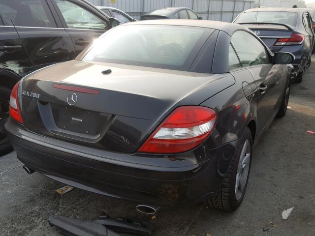 WDBWK54F68F180849 - 2008 MERCEDES-BENZ SLK 280 BLACK photo 4