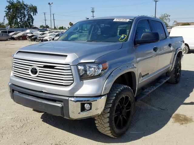 5TFEM5F19HX122317 - 2017 TOYOTA TUNDRA CRE SILVER photo 2