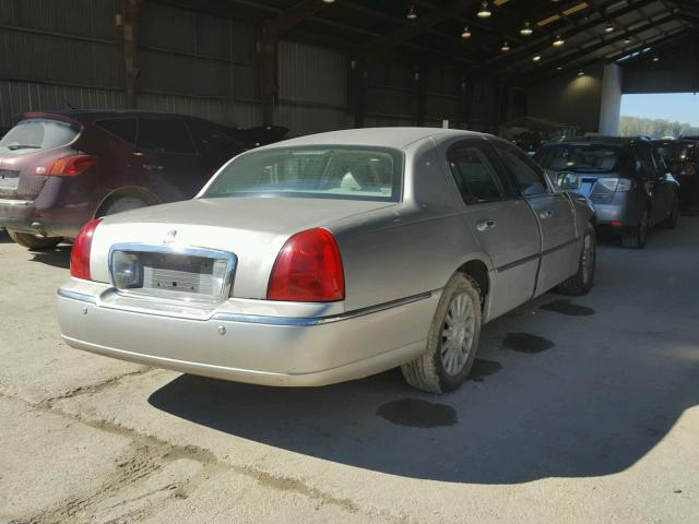 1LNHM83W34Y609866 - 2004 LINCOLN TOWN CAR U SILVER photo 4