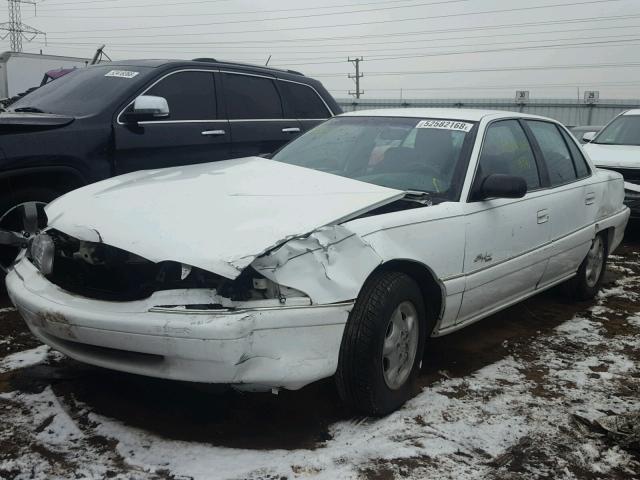 1G4NJ52MXTC400145 - 1996 BUICK SKYLARK GR WHITE photo 2