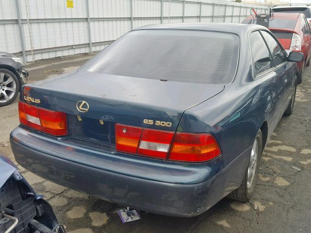 JT8BF28G3W5050776 - 1998 LEXUS ES 300 GREEN photo 4