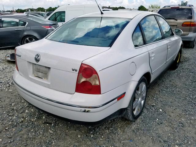 WVWAD63B75E024556 - 2005 VOLKSWAGEN PASSAT GLS WHITE photo 4