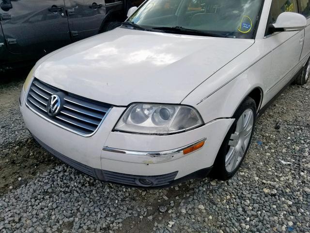 WVWAD63B75E024556 - 2005 VOLKSWAGEN PASSAT GLS WHITE photo 9