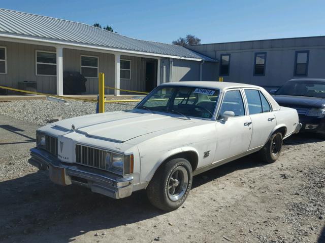 2X69L7W140413 - 1977 PONTIAC FENIX WHITE photo 2