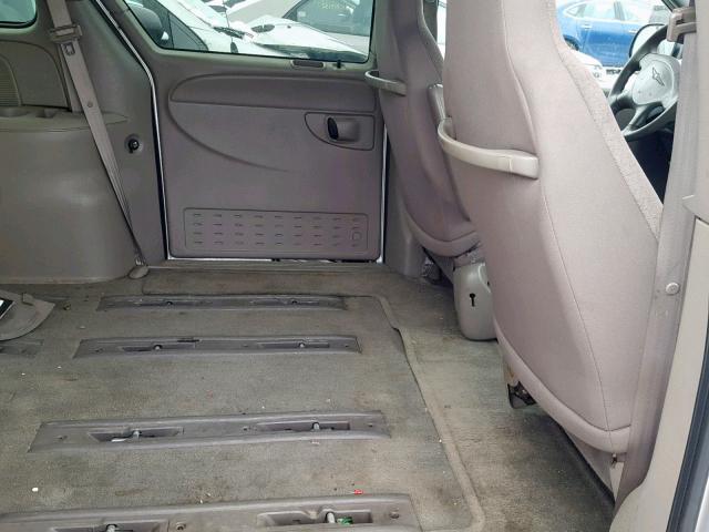 1C4GJ25BX3B129292 - 2003 CHRYSLER VOYAGER GRAY photo 6