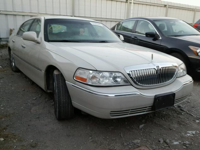 1LNHM83W24Y673705 - 2004 LINCOLN TOWN CAR U BEIGE photo 1