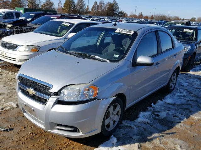 KL1TD5DE1AB135599 - 2010 CHEVROLET AVEO LS SILVER photo 2