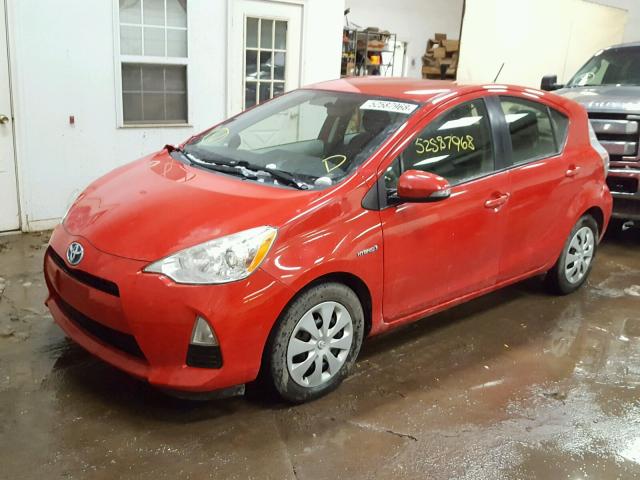 JTDKDTB36D1535081 - 2013 TOYOTA PRIUS C RED photo 2