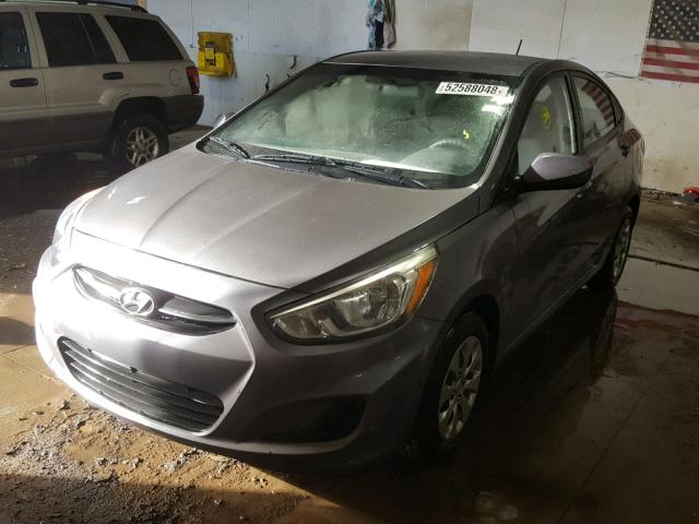 KMHCT4AE1GU008399 - 2016 HYUNDAI ACCENT SE GRAY photo 2