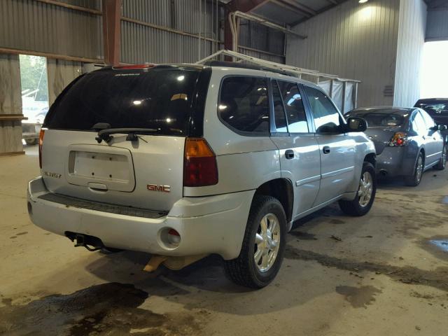 1GKDS13S172156324 - 2007 GMC ENVOY SILVER photo 4