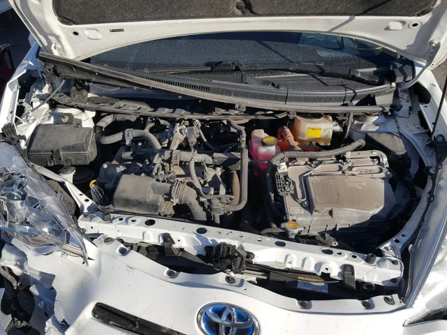 JTDKDTB33E1063228 - 2014 TOYOTA PRIUS C WHITE photo 7