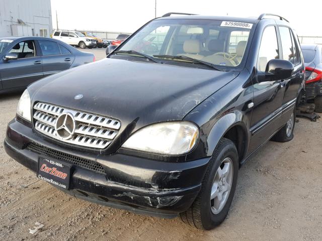 4JGAB54E9YA178993 - 2000 MERCEDES-BENZ ML 320 BLACK photo 2