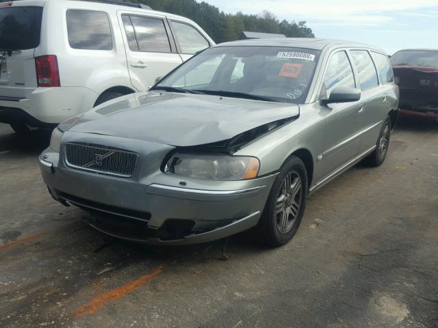 YV1SW592562561679 - 2006 VOLVO V70 2.5T GREEN photo 2